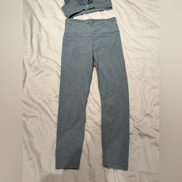 Athleta Blue Workout Set - Picture 4 of 4